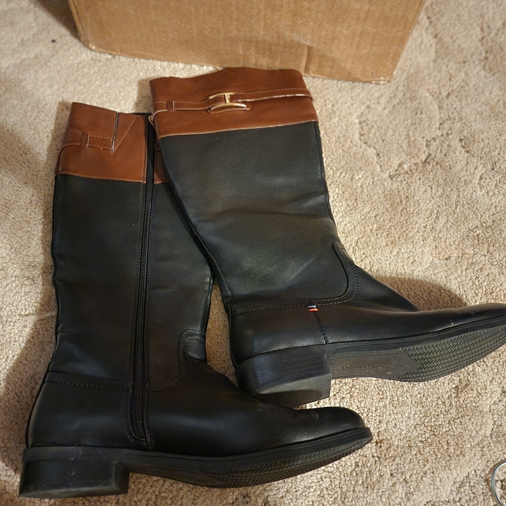 Tommy Hilfiger Two-Tone Classic Boots